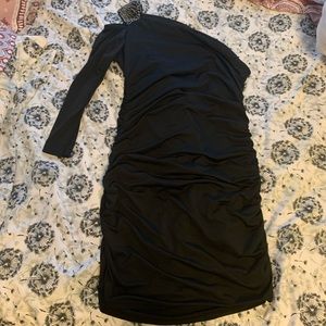 1 Arm Sleeve Cold Shoulder Black Rouched Dress SzL
